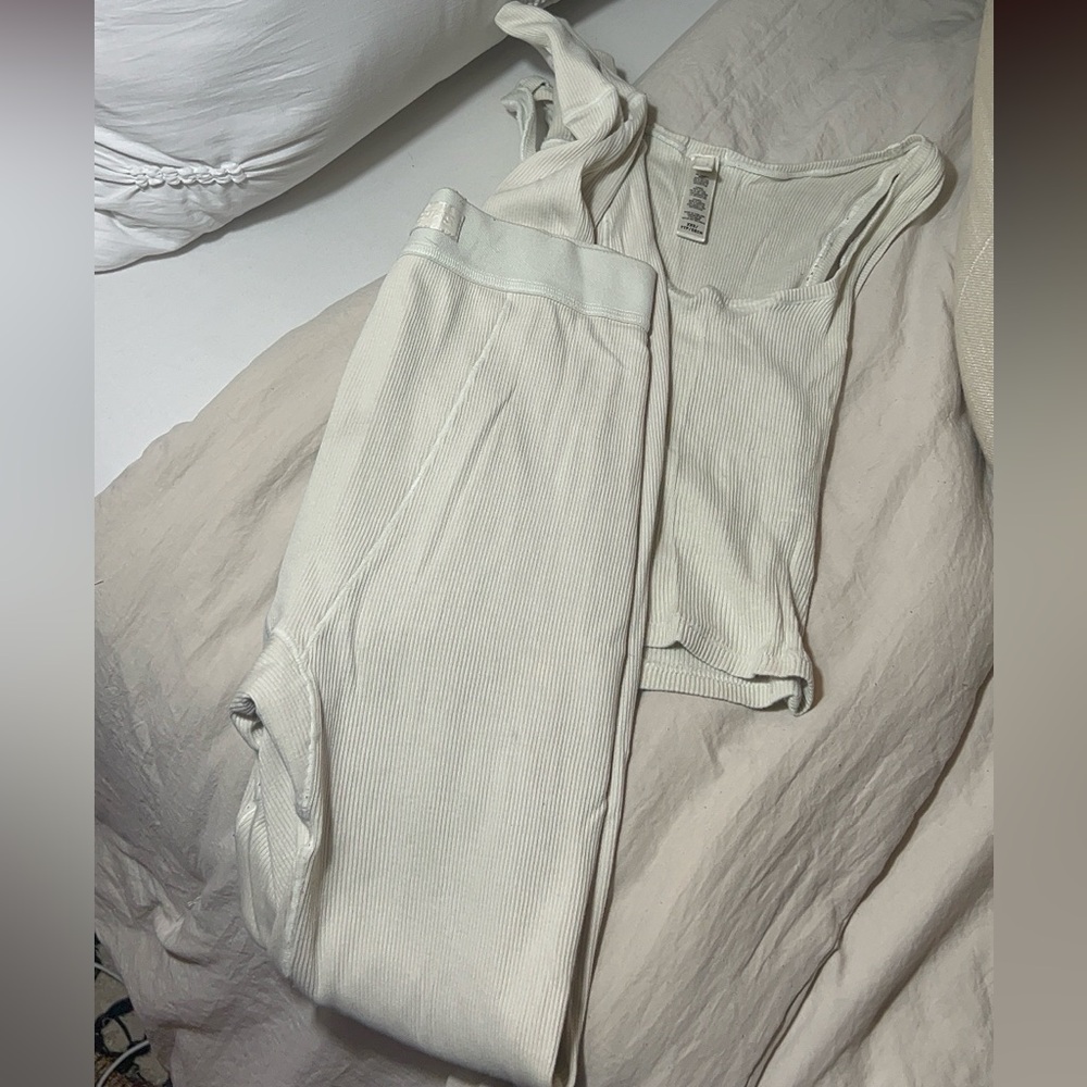 skims set cream - ribbed knit tob and leggings